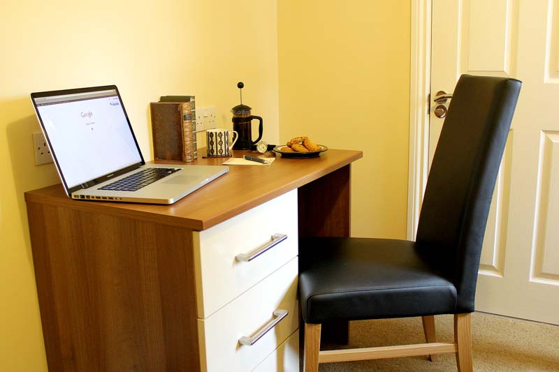 The work desk in our floating en-suite room